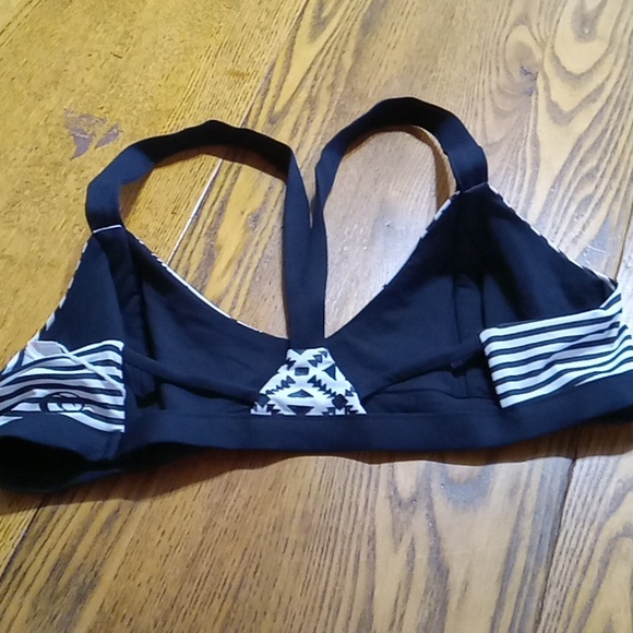 RIP CURL Womens Bikini TOP XL New Summer Cruisewear Beach NEW BLACK WHITE - Picture 3 of 4